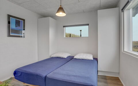 Eicke - 20M from the Sea: Mur, Sol, Sol, Plafond, Design Intérieur, Chambre, Pièce, Meubles, Appartement, Lit