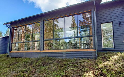 Saariselän Aavahelmi a: Verre, Dur, Siding, Tache De Bois, Batiments Jardin, Parquet, Planche, Daylighting, Eco Hôtel, Cabane En Rondins