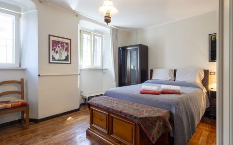 La Quiete: Chambre, Lit, Meubles, Design Intérieur, Drap De Lit, Literie, Sol, Sol, Pièce, Cadre De Lit