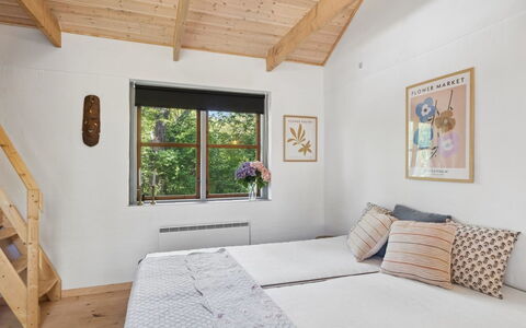 Thorvor - 900M from the Sea: Design Intérieur, Meubles, Chambre, Lit, Bois, Plafond, Sol, Sol, Pièce, Literie