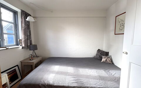 Thorvor - 900M from the Sea: Lit, Meubles, Chambre, Literie, Drap De Lit, Sol, Design Intérieur, Sol, Bois, Linge