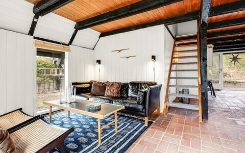 Arendine - 250M from the Sea: Bois, Sol, Meubles, Sol, Design Intérieur, Plafond, Parquet, Dur, Chaise, Salon