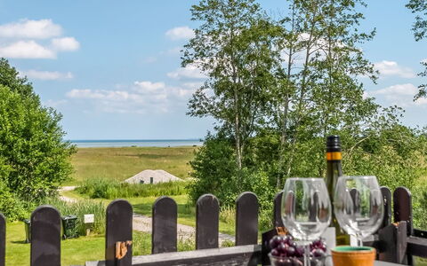 Arendine - 250M from the Sea: Meubles, Table, Mobilier De Jardin, Chaise, Tableau De Plein Air, Table Cuisine Et Salle A Manger, Jardin, Ombre, Aménagement Paysager, Pelouse