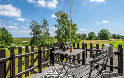 Arendine - 250M from the Sea: Meubles, Bois, Mobilier De Jardin, Chaise, Table, Tableau De Plein Air, Porche, Table Cuisine Et Salle A Manger, Dur, Clôture