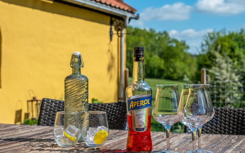 Aika - 1.6Km to the Fjord: Bouteille, Drinkware, Bouteille En Verre, Du Vin, Aliments, Bouteille De Vin
