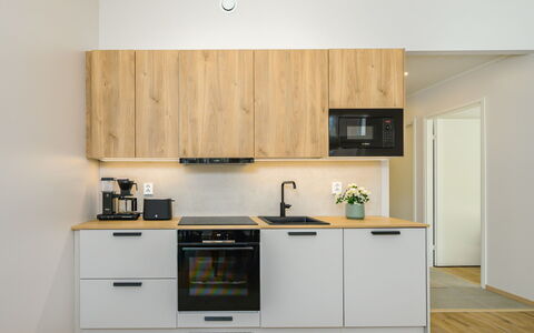 Saariselän Aavahelmi C: Cuisine, Appareil De Cuisine, Comptoir, Cabinetry, Design Intérieur, Bois, Principaux Appliance, Sol, Meubles, Placard