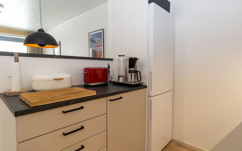 Lomapesä: Comptoir, Meubles, Design Intérieur, Cabinetry, Cuisine, Appareil De Cuisine, Sol, Bois, Principaux Appliance, Pièce