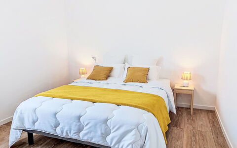 Disc Golf: Lit, Meubles, Chambre, Literie, Sol, Design Intérieur, Sol, Drap De Lit, Bois, Linge