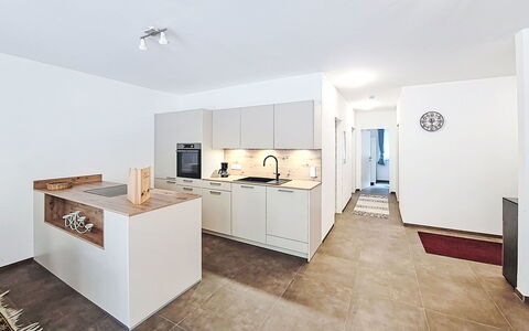 Familienglück: Design Intérieur, Sol, Sol, Plafond, Bois, Pièce, Cuisine, Comptoir, Meubles, Appartement