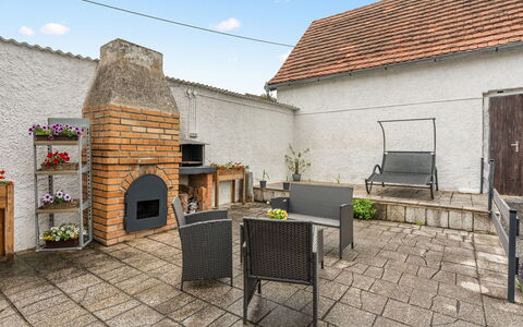 Happy Home: Meubles, Pot De Fleur, Mobilier De Jardin, Chaise, Brique, Dalle, Plante D'Appartement, Jardin, Patio, Arrière-Cour