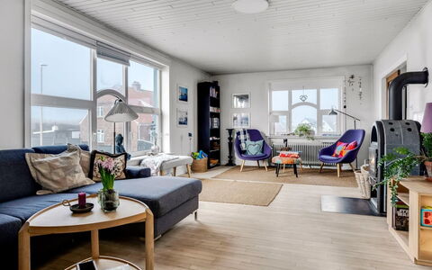 Bondi - 150M from the Sea: Meubles, Design Intérieur, Sol, Sol, Canapé, Bois, Salon, Plafond, Parquet, Pièce