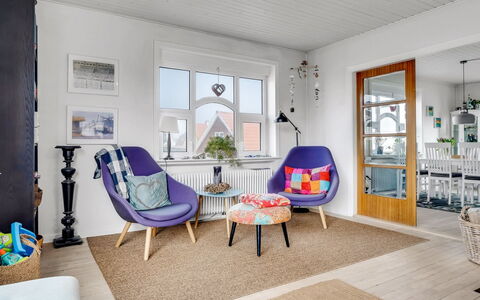 Bondi - 150M from the Sea: Meubles, Design Intérieur, Sol, Sol, Bois, Domicile, Chaise, Salon, Pièce, Parquet