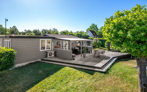 Ally - 1.2Km from the Sea: Chalet, Jardin, Batiments Jardin, Plate-Forme, Arrière-Cour, Cour, Ombre, Conception, Siding