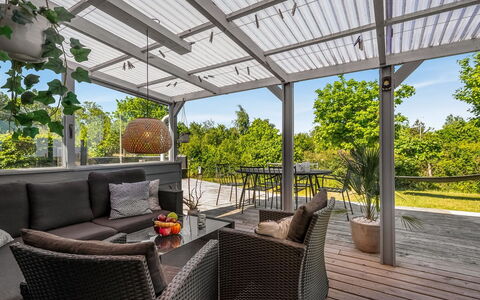 Ally - 1.2Km from the Sea: Meubles, Mobilier De Jardin, Chaise, Tableau De Plein Air, Table, Ombre, Plate-Forme, Porche, Patio, Structure En Plein Air