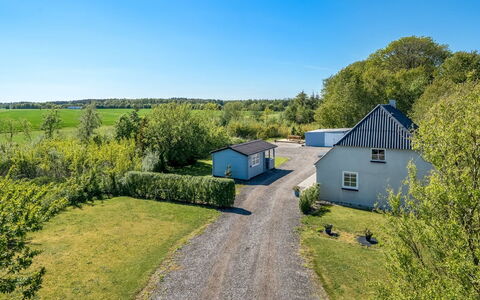 Aslag - 3.5Km from the Sea: Arbre, Herbe, Paysage, Toit, Domicile, Plaine, Maison, Zone Rurale, Chalet, Lot Terre