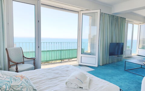 Le Grand Lambert: Bleu, Meubles, Mer, Chambre, Océan, Linge, Appartement, Lit, Literie, Drap De Lit