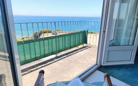 Le Grand Lambert: Bleu, Plan D'Eau, Mer, Horizon, Océan, Cotiers Et Relief Océaniques, Côte, Plage, Balcon, Tropiques