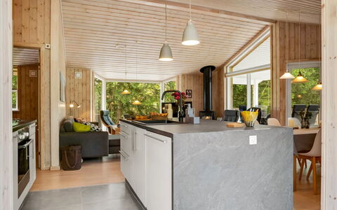 Uma - from the Sea: Sol, Design Intérieur, Cuisine, Bois, Comptoir, Plafond, Sol, Meubles, Appareil De Cuisine, Électroménager