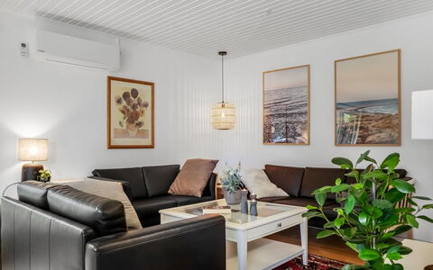 Linnea - from the Sea: Meubles, Design Intérieur, Canapé, Mur, Sol, Salon, Plafond, Sol, Bois, Pièce
