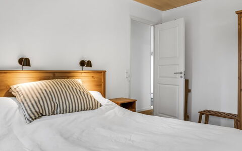 Linnea - from the Sea: Meubles, Chambre, Design Intérieur, Lit, Bois, Sol, Sol, Literie, Plafond, Drap De Lit