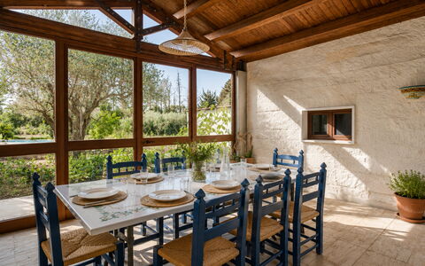 Villa Billona: Meubles, Design Intérieur, Table, Bois, Chaise, Table Cuisine Et Salle A Manger, Sol, Plafond, Salle À Manger, Sol