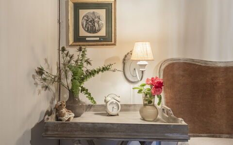 La Casa del Grillo Parlante: Meubles, Design Intérieur, Éclairage, Cadre, Pot De Fleur, Pièce, Matériau Naturel, Plante D'Appartement, Lampe, Salon