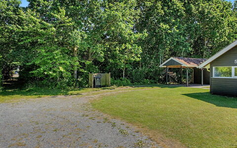 Troen - 400M from the Sea: Arbre, Herbe, Arbuste, Lot Terre, Chalet, Domicile, Ombre, Zone Rurale, Pelouse, Printemps