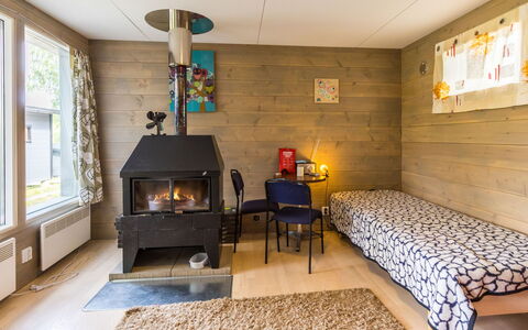 Kipinä: Meubles, Design Intérieur, Sol, Sol, Bois, Plafond, Pièce, Éclairage, Salon, Luminaire