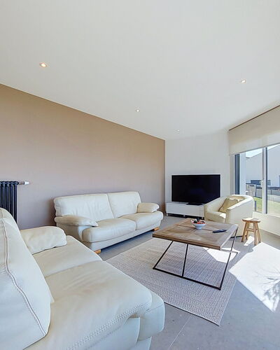 4 Mouettes: Design Intérieur, Sol, Sol, Plafond, Meubles, Pièce, Éclairage, Domicile, Canapé, Salon