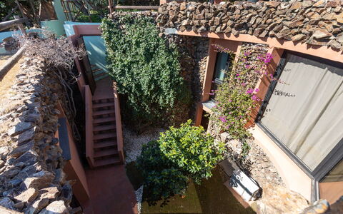 Villa Boi: Mur, Architecture, Mur De Pierre, Jardin, Ombre, Aménagement Paysager, Hacienda, Arrière-Cour
