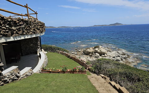 Villa Boi: Bleu, L'Eau, Plan D'Eau, Côte, Cotiers Et Relief Océaniques, Mer, Horizon, Paysage, Roche, Océan