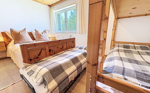 Karoline: Meubles, Bois, Design Intérieur, Chambre, Lit, Plafond, Sol, Pièce, Sol, Domicile
