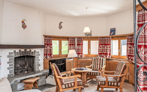Chesa Minchületta: Bois, Design Intérieur, Meubles, Plafond, Domicile, Salon, Sol, Pièce, Chalet, Canapé