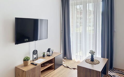 Korzo: Meubles, Design Intérieur, Mur, Sol, Bois, Sol, Pièce, Domicile, Éclairage, Salon