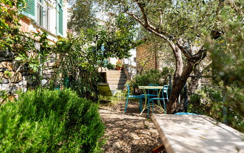 San Bartolomeo al Mare 650: Feuille, Arbuste, Jardin, Printemps, Mobilier De Jardin, Chaise, Arrière-Cour, Ombre, Cour, Aménagement Paysager