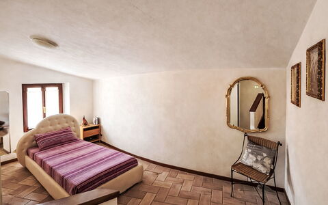 La Casa di Fiore: Design Intérieur, Lit, Meubles, Sol, Chambre, Mur, Sol, Bois, Pièce, Plafond