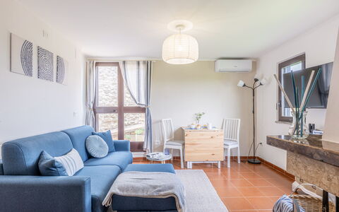 La Terrazza nel Borgo: Meubles, Design Intérieur, Sol, Canapé, Sol, Bois, Pièce, Plafond, Salon, Appartement