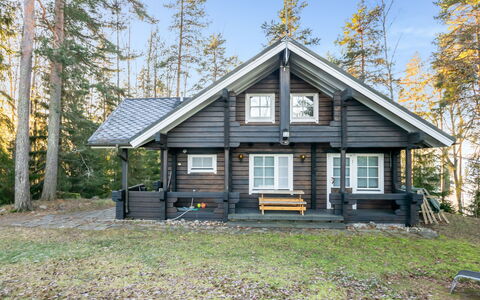 Villa Karmu: Domicile, Maison, Chalet, Toit, Siding, Cabane En Rondins, Mélèze, Batiments Jardin, L'Hiver