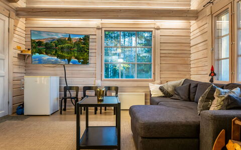Villa Karmu: Meubles, Design Intérieur, Bois, Sol, Plafond, Salon, Sol, Domicile, Pièce, Canapé