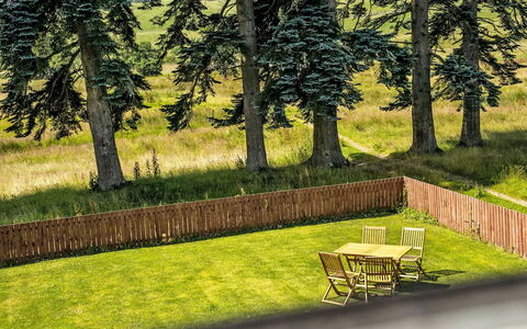 Wester Caiplich: Herbe, Lot Terre, Pelouse, Jardin, Couverture De Sol, Prairie, Mobilier De Jardin, Aménagement Paysager, Cour, Arrière-Cour