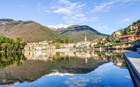 Mergozzo (Lago di Mergozzo) 260: Mur, Quartier, Ville, Porte, Rue, Ruelle, Pavé, Balcon, Allée, Plante D'Appartement