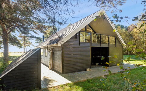 Aman - 100M from the Sea: Herbe, Bois, Zone Rurale, Arbuste, Chalet, Toit, Plaine, Lot Terre, Domicile, Couverture De Sol