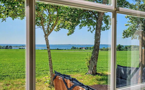 Mynthe - 750M from the Sea: Vert, Lot Terre, Lumière Du Soleil, Ombre, Jardin, Pelouse, Aménagement Paysager, Eco Hôtel, Cour