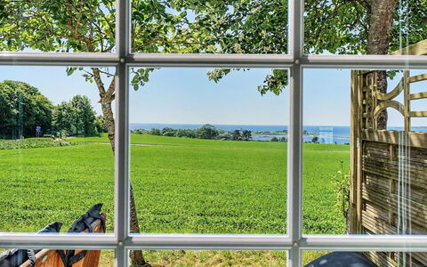 Mynthe - 750M from the Sea: Vert, Lot Terre, Printemps, Prairie, Lumière Du Soleil, Jardin, Champ, Verre, Pelouse, Prairie