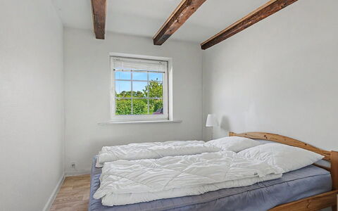 Mynthe - 750M from the Sea: Mur, Bois, Plafond, Chambre, Sol, Sol, Design Intérieur, Lit, Literie, Drap De Lit