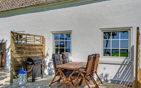 Mynthe - 750M from the Sea: Bois, Meubles, Mobilier De Jardin, Chaise, Chalet, Dur, Tableau De Plein Air, Porche, Ombre, Plate-Forme
