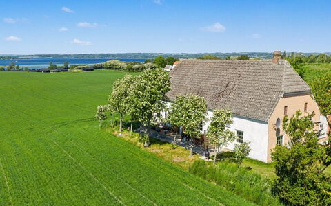 Mynthe - 750M from the Sea: Herbe, Vert, Maison, Paysage, Plaine, Zone Rurale, Domicile, Chalet, Lot Terre