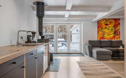 Chrissie - 3Km from the Sea: Sol, Design Intérieur, Sol, Cuisine, Meubles, Bois, Comptoir, Plafond, Parquet, Appareil De Cuisine