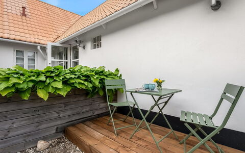 Chrissie - 3Km from the Sea: Mobilier De Jardin, Pot De Fleur, Tableau De Plein Air, Plante D'Appartement, Patio, Cour, Cour, Jardin, Arrière-Cour, Ombre