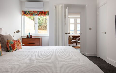 Jimi Hendrix: Design Intérieur, Meubles, Lit, Chambre, Sol, Sol, Literie, Bois, Drap De Lit, Plafond